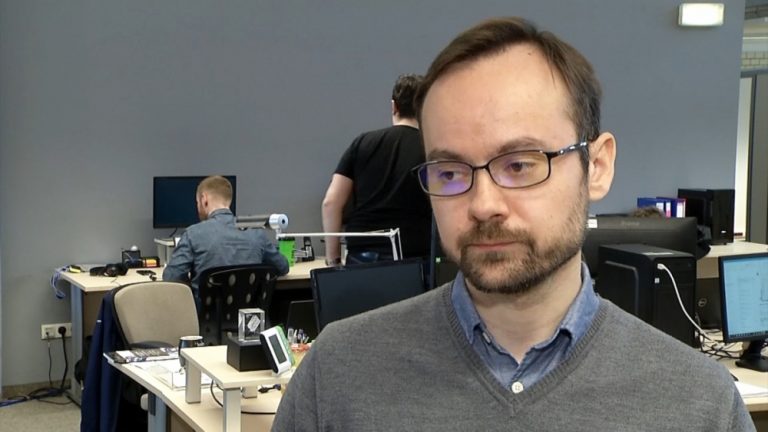 Naukowcy wykorzystują sztuczną inteligencję do usprawnienia misji kosmicznych. W Polsce powstają innowacyjne satelity oraz centra badawcze