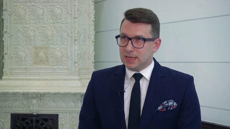 Skuteczna egzekucja z nieruchomości, czyli jak przebiega proces licytacji