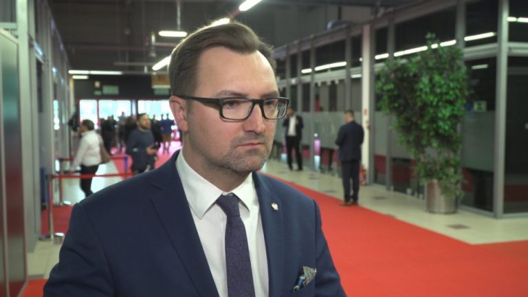 Rząd i największe światowe koncerny zapowiadają walkę z plastikiem. To coraz większe zagrożenie dla życia na Ziemi