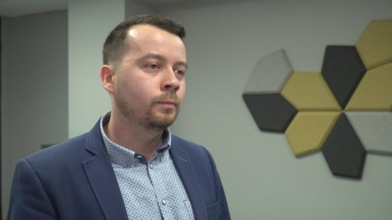 Geoblockchain z nieograniczoną liczbą zastosowań. Może być wykorzystywany do śledzenia drogi produktów czy zawierania umów na odległość