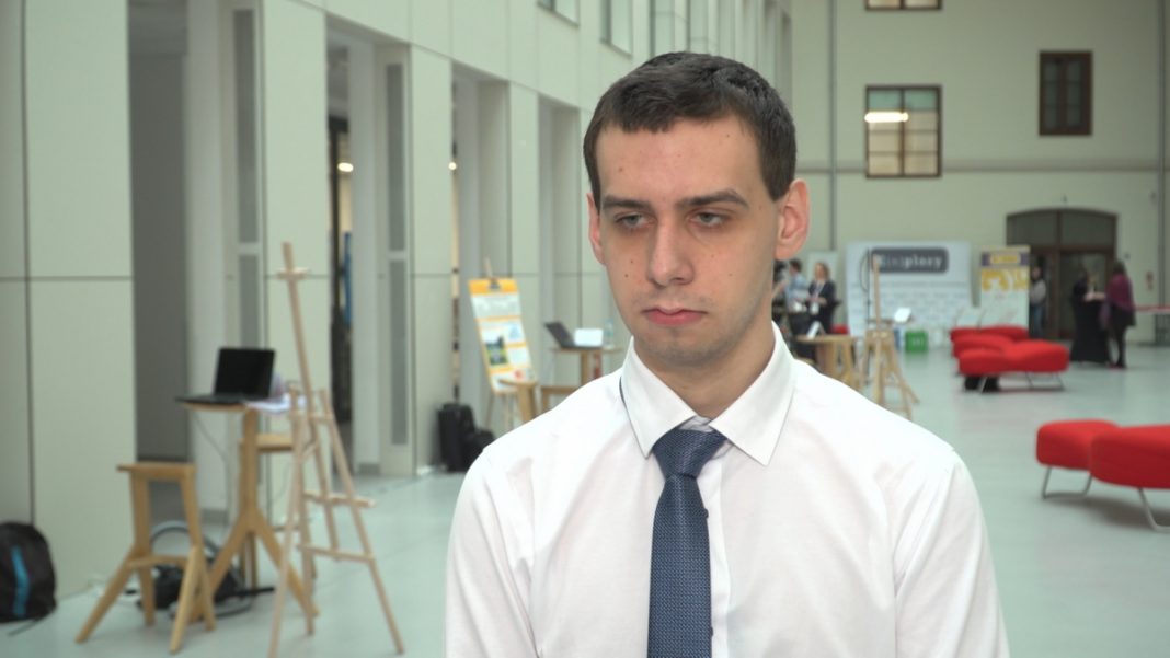 Powstają systemy mierzące skuteczności odkurzaczy oraz roboty, potrafiące sprzątać zabawki. Innowacyjne technologie zadbają o czystość w domu
