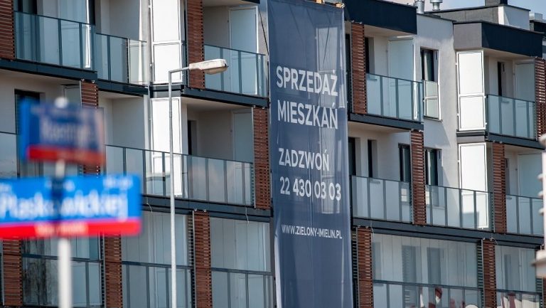 W oczekiwaniu na spadki cen?