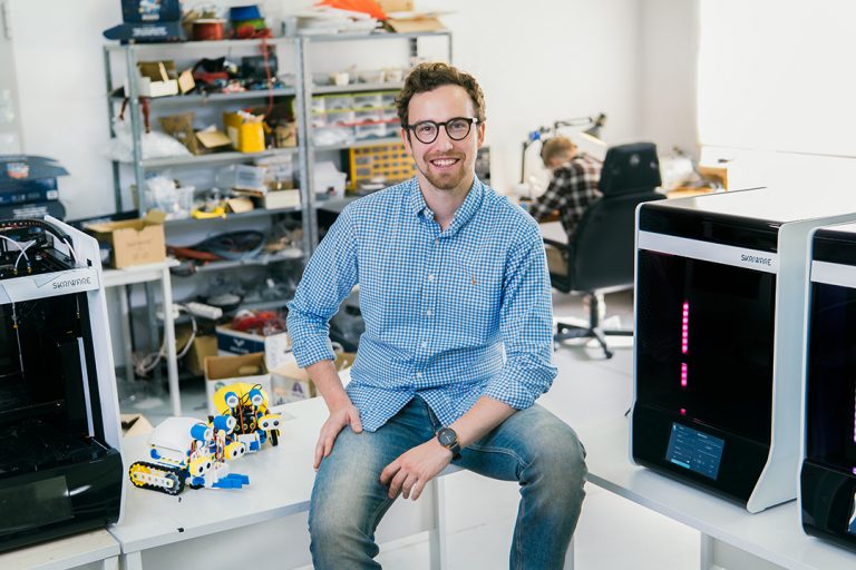 Shape Robotics osiąga wzrost przychodów o 132%, przechodzi na główny parkiet NASDAQ w Kopenhadze i negocjuje ze Skriware warunki nabycia akcji