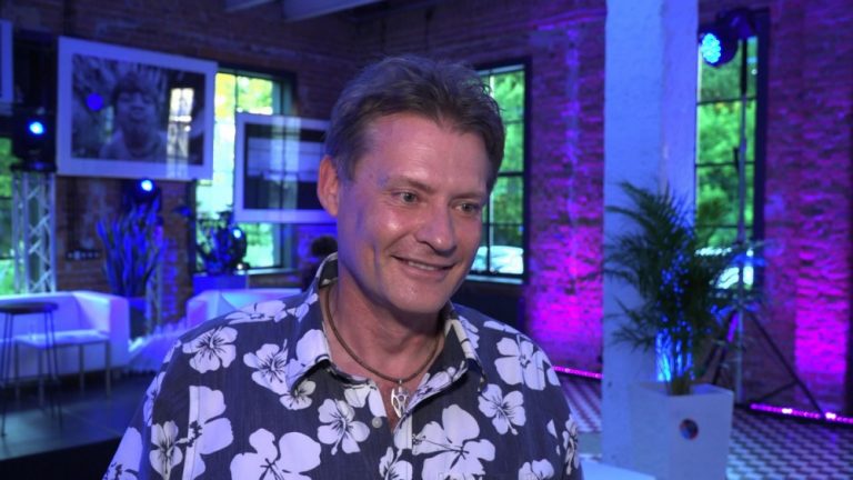 Polacy są coraz bardziej przepracowani i przemęczeni. W efekcie nie radzą sobie ze <a title=