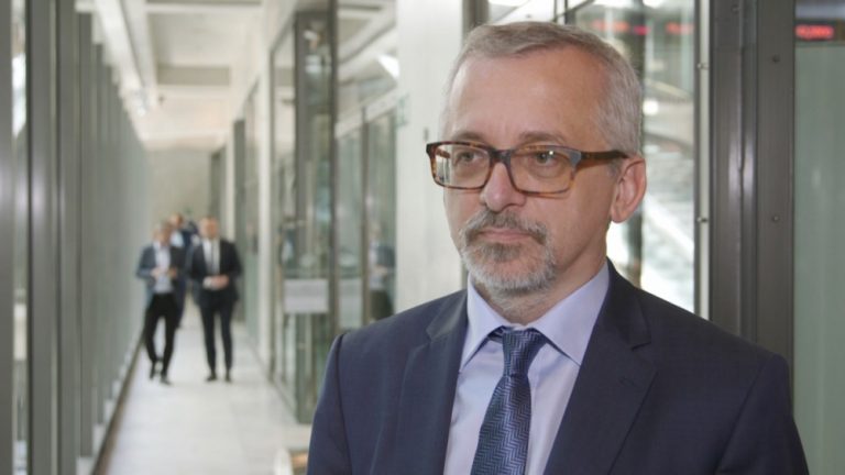 Polscy inwestorzy indywidualni niechętnie podejmują ryzyko. Ożywienie na giełdzie i deregulacja mogłyby pobudzić rynek