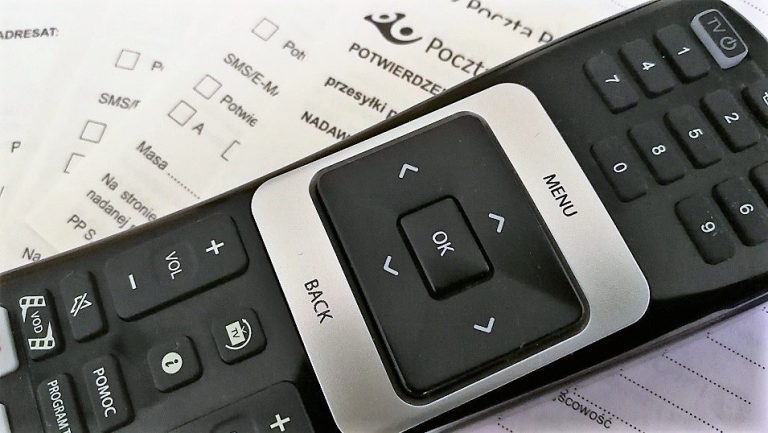 Prawie 5 mld złotych może kosztować wymiana prawie 10 mln dekoderów spowodowana przez Lex Pilot