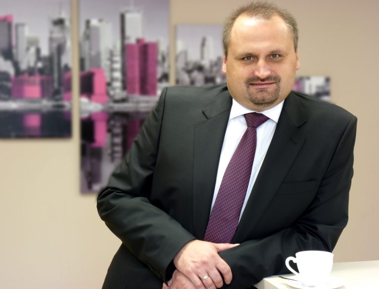 Zadowolony klient zostawia więcej, ale jest jeden warunek. Raport VMware pokazuje jaki
