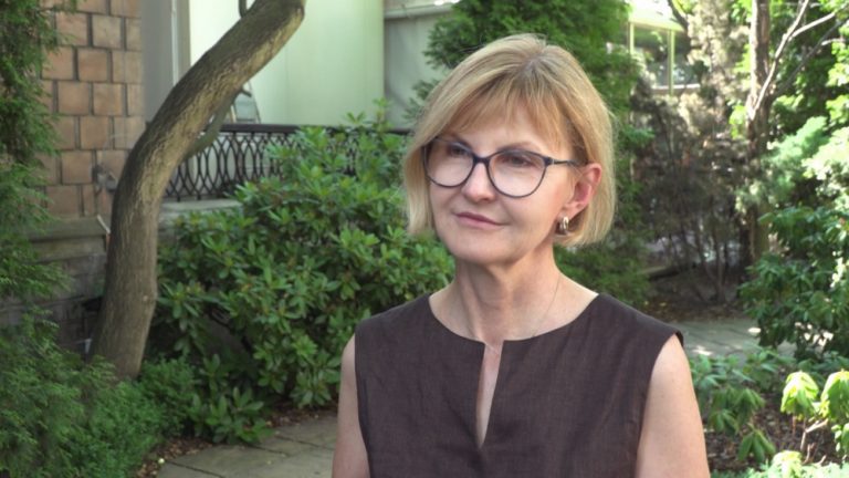 Chorzy na agresywną postać przewlekłej białaczki limfocytowej w Polsce bez dostępu do właściwego leczenia. Nowe leki są jednak dostępne w UE