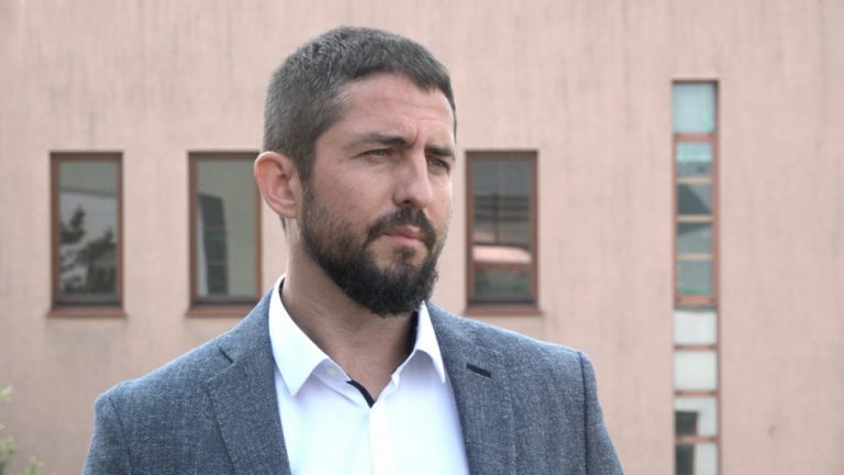 Komunikacja już wkrótce będzie przebiegać nie tylko pomiędzy samochodami, lecz także z infrastrukturą drogową. W rozwój tej technologii zaangażowani są Polacy