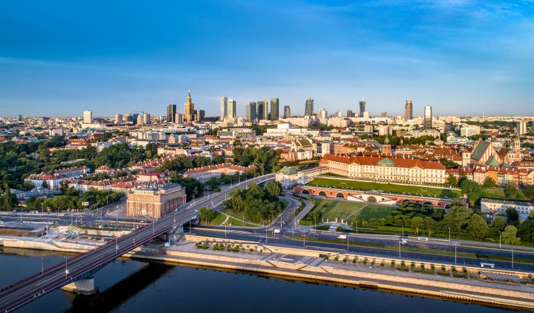 Oferta deweloperska mieszkań w Warszawie spadła do poziomu z 2010. Czy i kiedy spadną ceny?