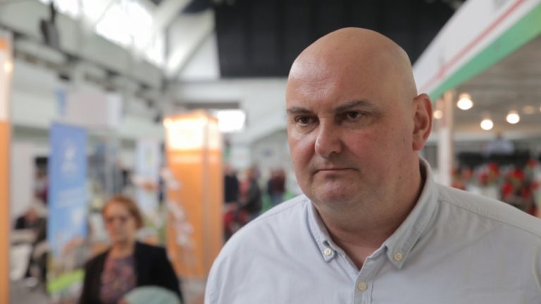 Polska produkcja mleka za duża w stosunku do potrzeb polskiego ryniu. Na eksport trafia jedna trzecia produkcji