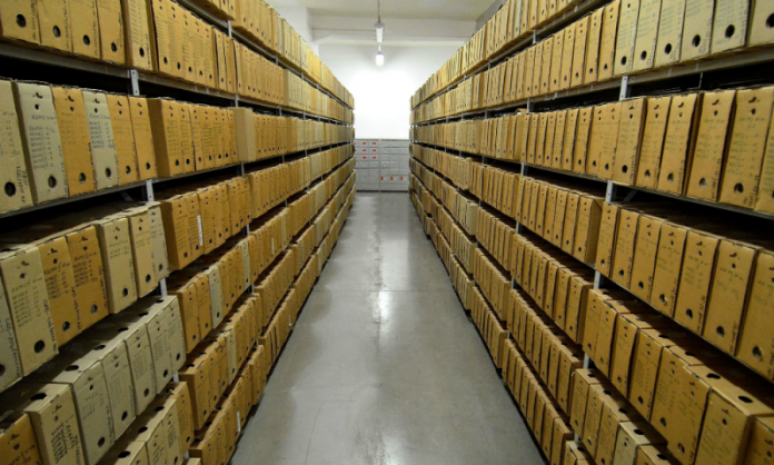 dokumenty archiwum administracja