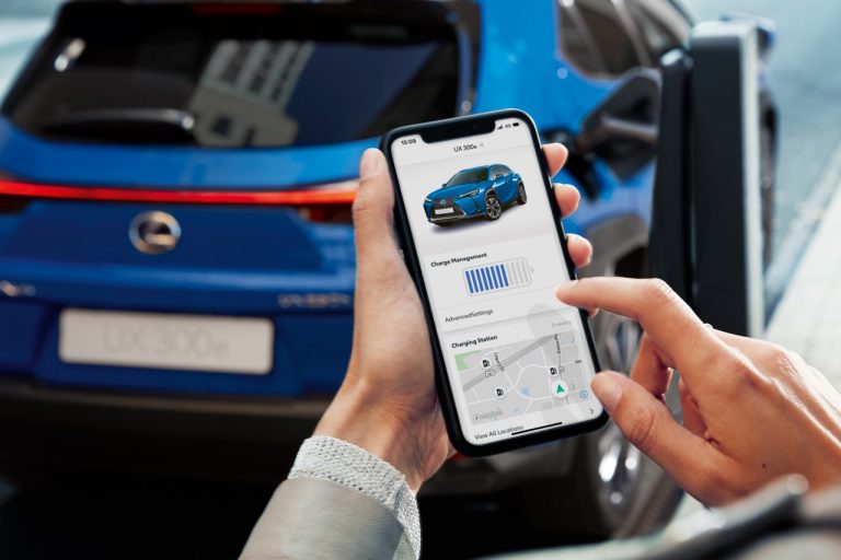 Premiera pierwszego elektrycznego samochodu Lexusa UX 300e