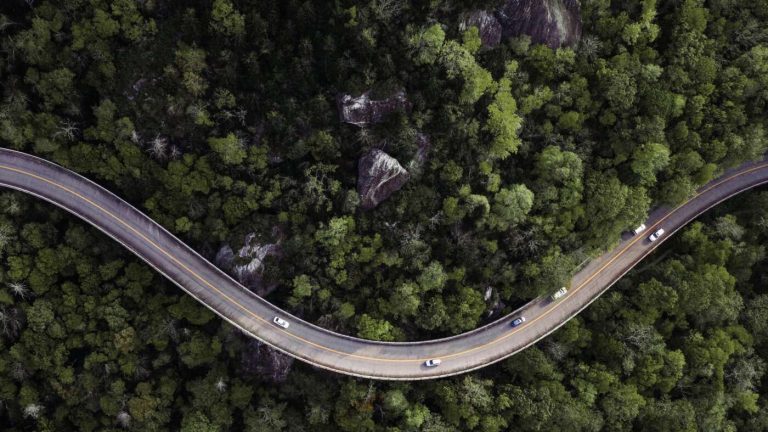Technologia 5G zmieni sektor usług transportu i logistyki