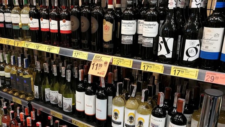 Podwyżka akcyzy o 10%? Co na to branża winiarska?