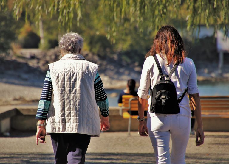 Dlaczego najwięcej ofert pracy dla opiekunek seniorów jest w Niemczech?