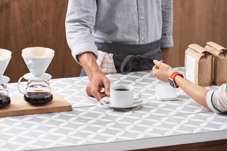 Mastercard: Polska piąta w Europie pod względem liczby transakcji za pomocą wearables