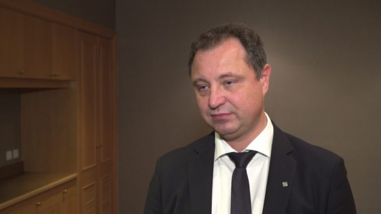 Moduły fotowoltaiczne są już ultralekkie, kolorowe, a nawet przezroczyste. Mogą być stosowane niemal wszędzie, także zamiast okien