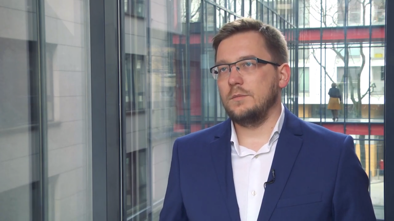 Podróż autem elektrycznym na autostradach droższa od tych z silnikiem spalinowym