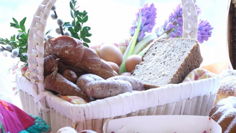 Połowa Polaków obetnie wydatki wielkanocne ze względu na pandemię. Tylko co trzecia osoba ich nie zmniejszy