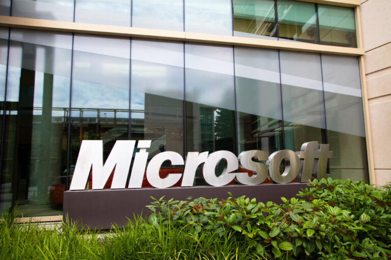 Microsoft zainwestuje 17,5 mld dolarów w AI i chmurę w Indiach