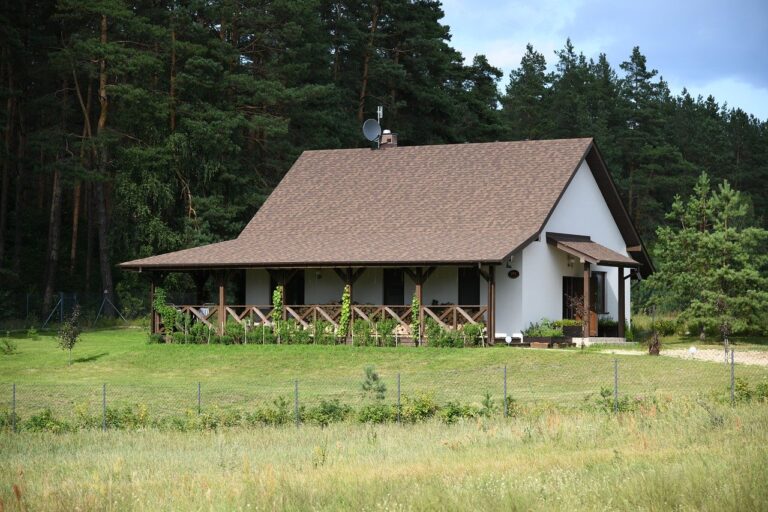 Planowanie wakacji w czasie koronawirusa – jak zmieniły się preferencje Polaków?
