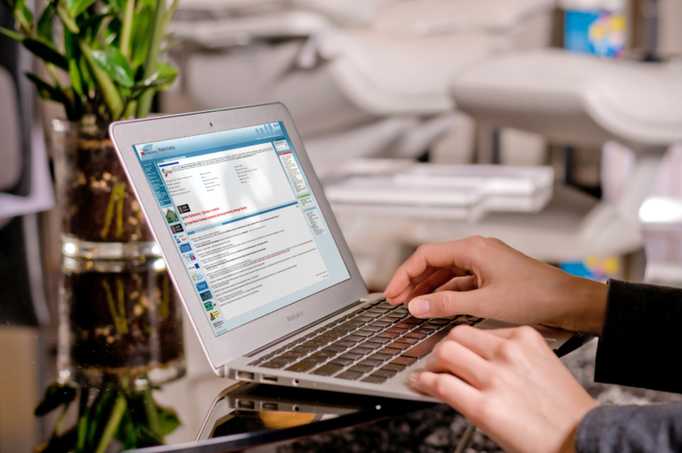 Już 7 na 10 Polaków załatwia sprawy urzędowe online