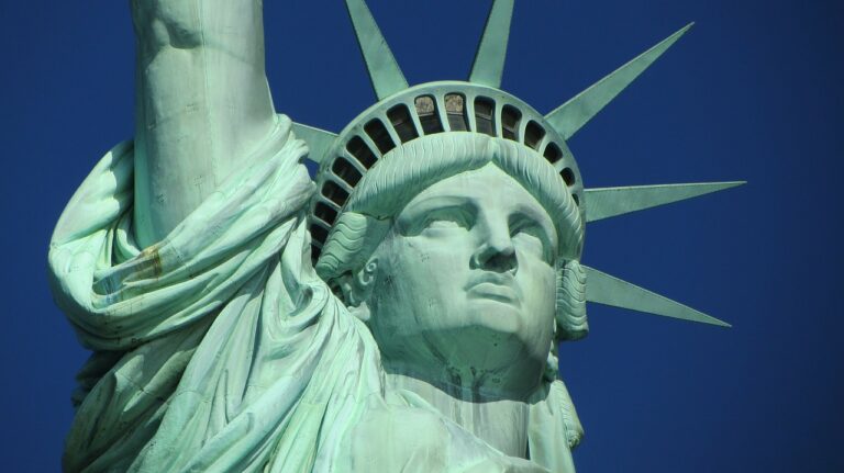 PIE: Ekonomiczne przyczyny zamieszek w USA