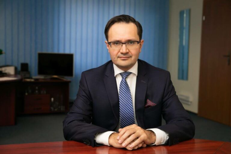Sądy będą bronić konsumentów nawet zaocznie – analiza wyroku TSUE z komentarzem Rzecznika Finansowego