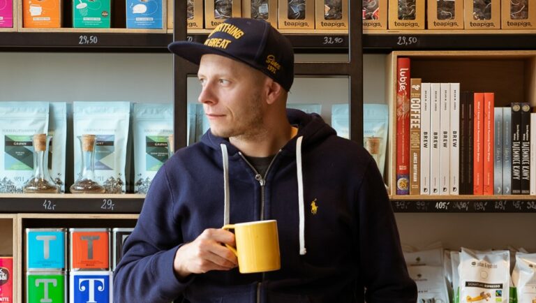 Nasz przepis na kawę – Łukasz Wichłacz (CEO Coffeedesk)