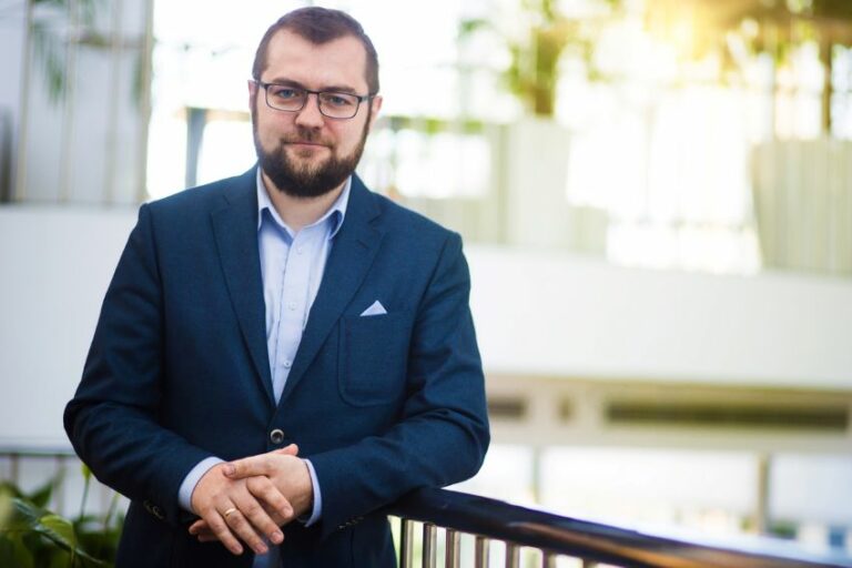 Rekordowe półrocze na rynku złota w Polsce i na świecie – raport Grupy Goldenmark