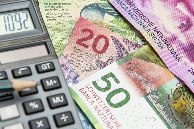 Banki ostro ruszyły do ofensywy. Tylko w pół roku zawarły 70 tys. ugód z frankowiczami