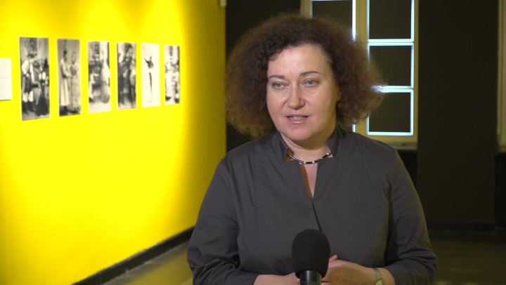 Niepewna przyszłość teatrów. Coraz większą popularnością cieszą się spektakle plenerowe i online