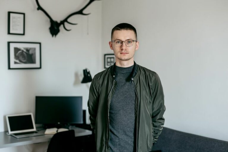 Niszowy nie znaczy niewidoczny. Rozmowa z Michałem Marcjanikiem