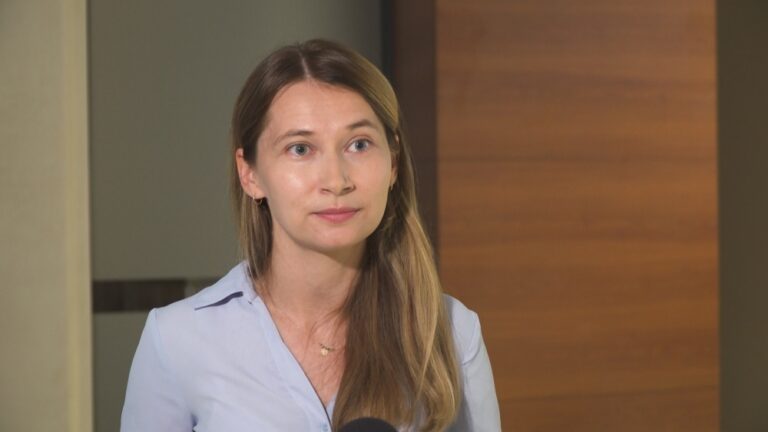 Coraz więcej internautów kupuje przez internet na zagranicznych serwisach. Przybywa też skarg