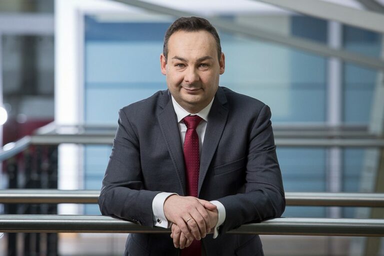 Sprzedaż w Warszawie spadła, ale ceny nowych mieszkań nadal są odporne na koronawirusa