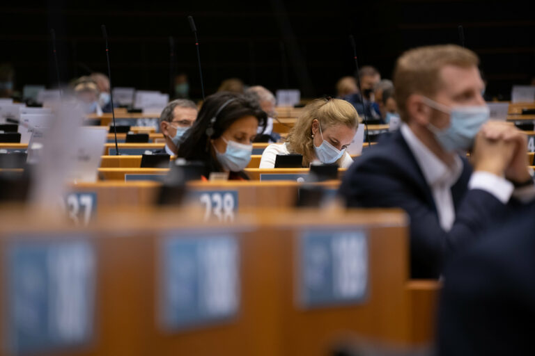 Prawdy, półprawdy i raporty Unii Europejskiej