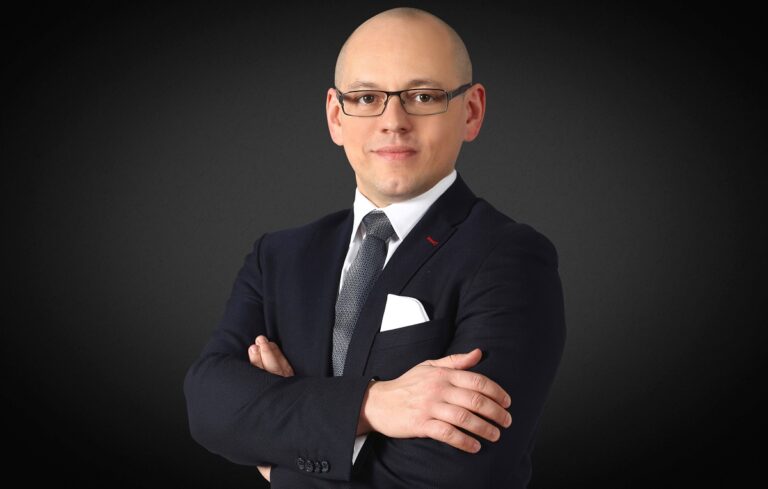 Jak powinni postępować zadłużeni rolnicy, żeby nie utracić majątku i wyjść z kłopotów