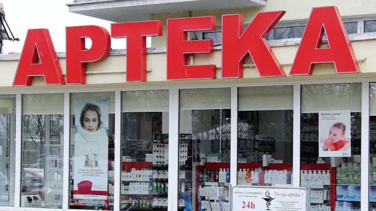 Z rynku do samorządu, z samorządu do inspekcji, z inspekcji z powrotem na rynek – zjawisko obrotowych drzwi w sektorze aptecznym i jego konsekwencje
