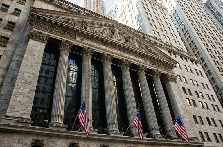 Wall Street utrzymuje historyczne poziomy. Wyniki Apple, Microsoftu i Amazona mogą zmienić sentyment