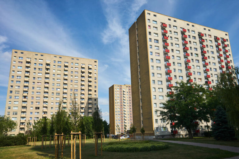 Ceny mieszkań w wielkiej płycie: 14 tys. za metr w Warszawie, 12,7 tys. w Krakowie, 7,4 tys. w Łodzi