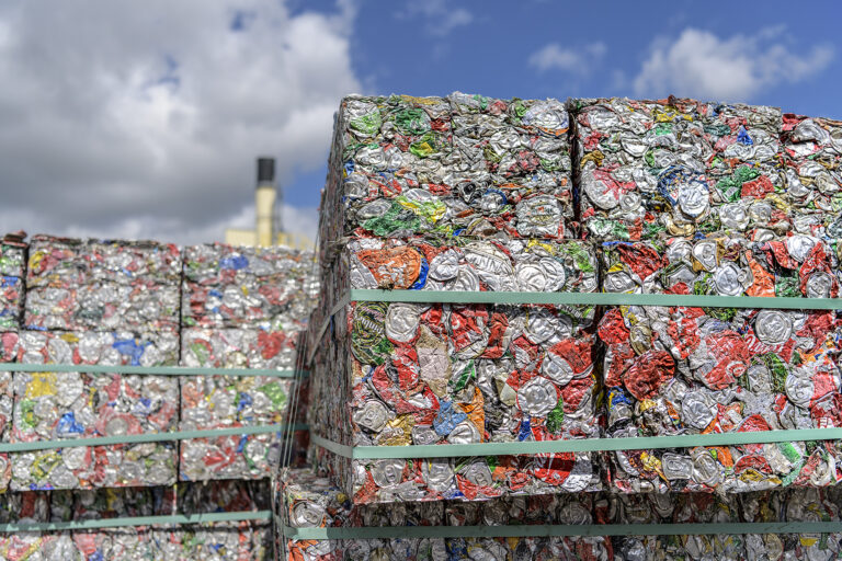 Ponad 90 proc. Europejczyków deklaruje, że chciałoby zrobić więcej, aby wspierać selektywną zbiórkę i recykling