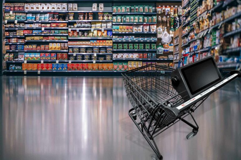 Zakupy bez kas i kolejek ze SmartCart – samoobsługowym wózkiem z modułem AI