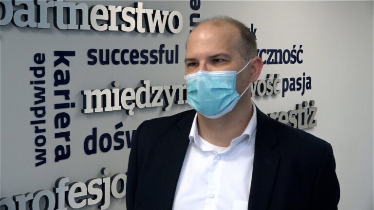 Pandemia ograniczyła rekrutacje w wielu branżach. Pracownicy są też mniej skłonni do zmiany pracy