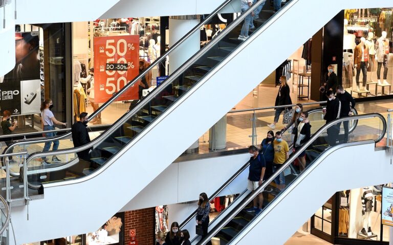 Boże Narodzenie jak Wielkanoc – ogromne kolejki i zmarnowany towar?