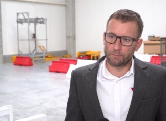 Polskie autonomiczne roboty trafiają do fabryk. Sztuczna inteligencja pozwoli im na pracę z ludźmi w zatłoczonych magazynach