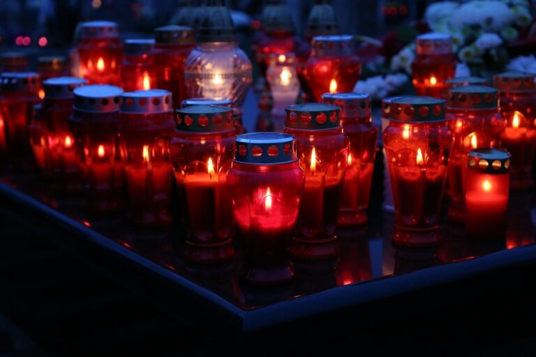 Pandemiczne Wszystkich Świętych 2020 – oszczędnie i z niepokojem
