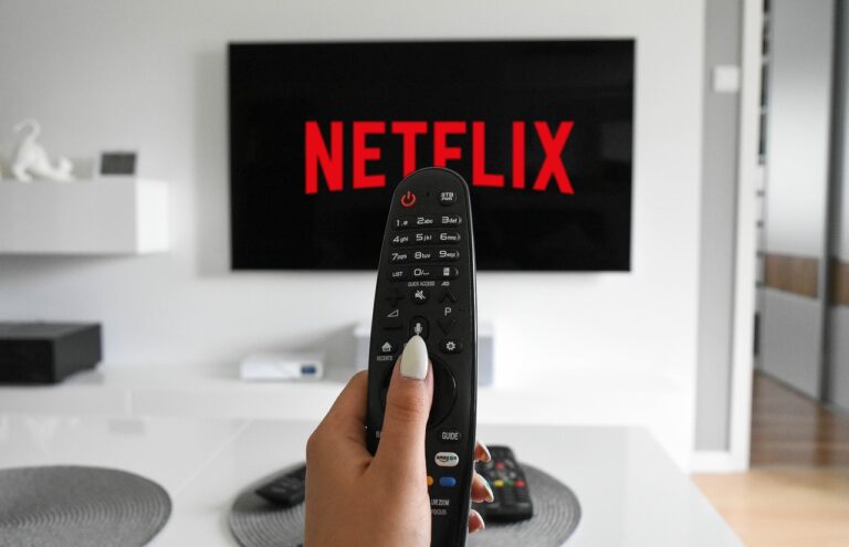 Netflix pod lupą UOKiK. Podwyżki cen subskrypcji bez zgody konsumentów