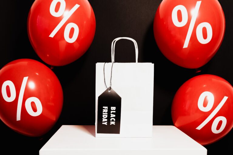 Black Friday 2022 w czasach rekordowej inflacji: jak nie dać się nabrać na „sztuczne” promocje?
