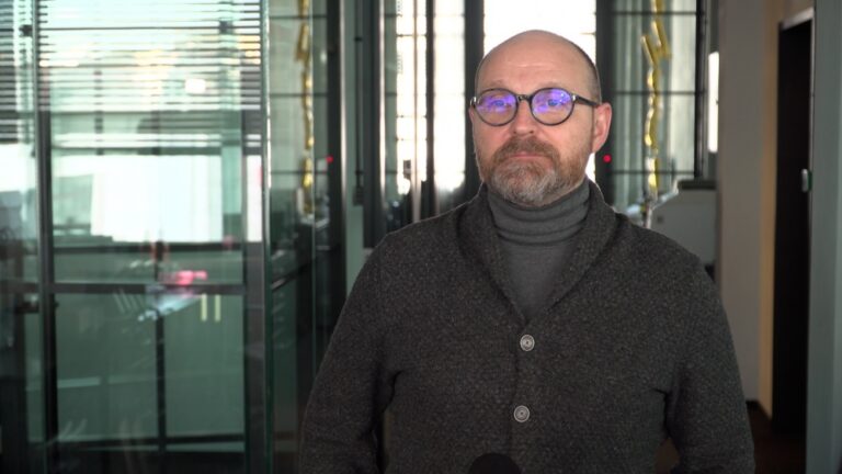 Polacy stworzyli system chroniący wózki sklepowe przed kradzieżą. Sprawdzi się również przy rehabilitacji czy opiece nad osobami po udarach